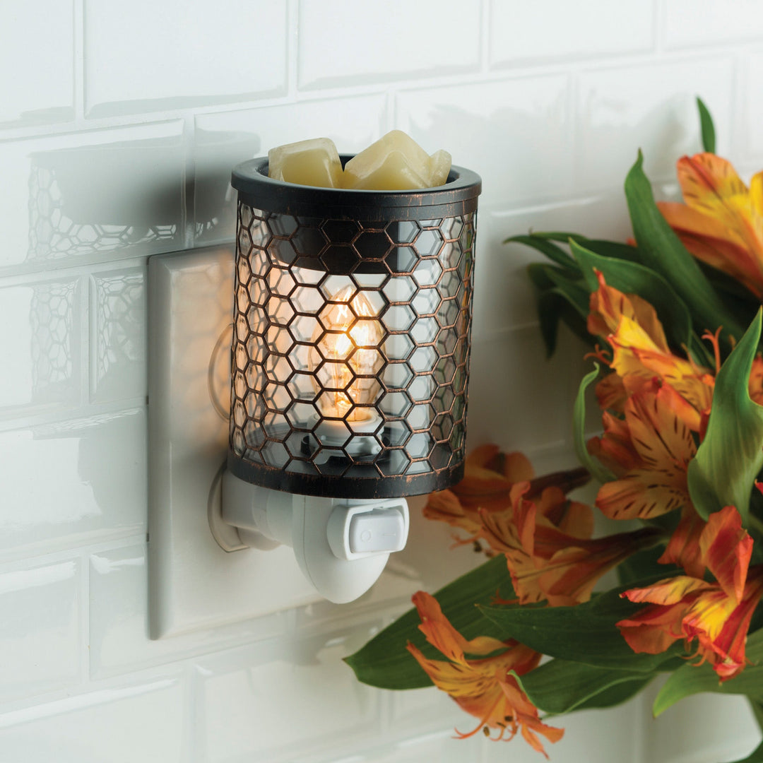 Chicken Wire Pluggable Warmer - RRP $27.95 - Wholesale
