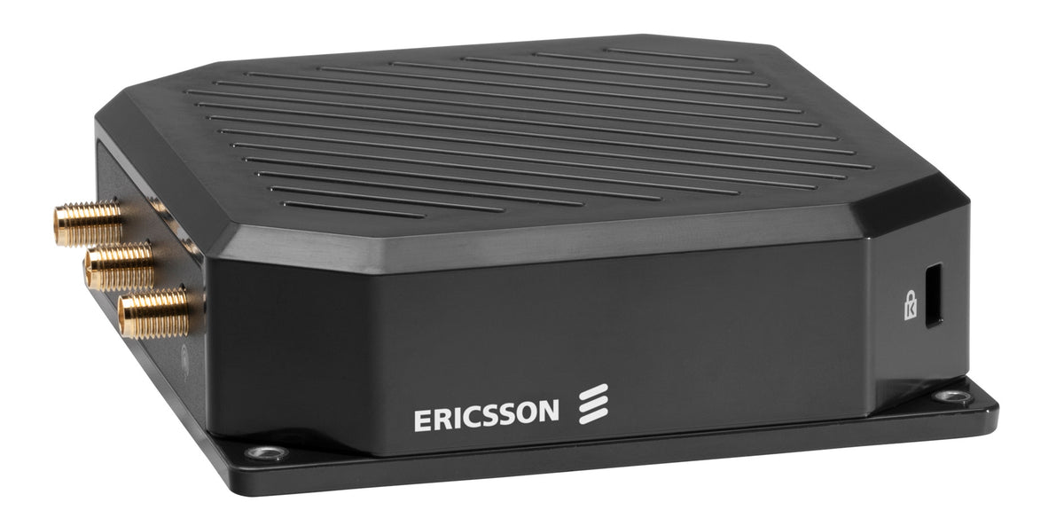Cradlepoint S400 Compact IoT Router, LTE CAT 6, Secure Connect SASE, 5 Year Essentials NetCloud WiFi (300 Mbps modem), with AC power supply & antennas