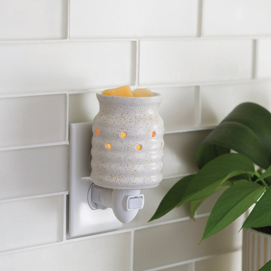 Farmhouse Pluggable Warmer - RRP $27.95 - Wholesale - OUT OF STOCK - PREORDERS OPEN - ARRIVING EARLY SEPTEMBER