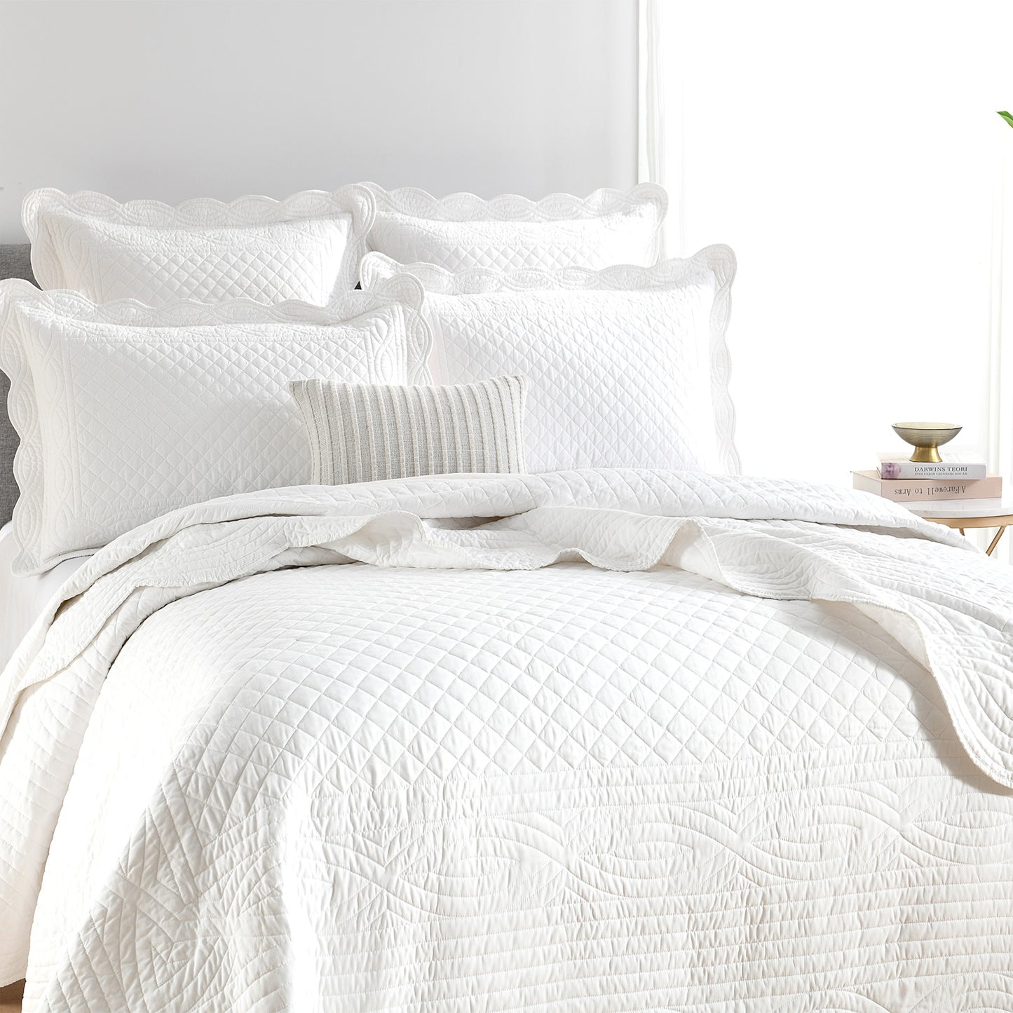Scallop Jacquard Pearl Coverlet Set by Renee Taylor Queen/King