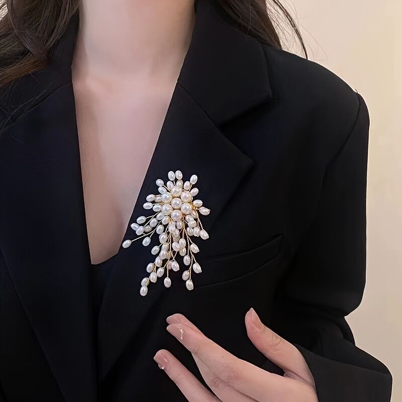 Pearl Firework Brooch, Elegant and Luxurious Corsage with a Sophisticated Sense of Style for Suits, Sweaters, Coats, and Outerwear Decoration Pin