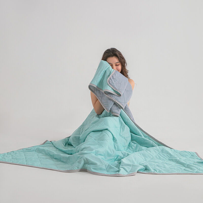 Christmas gifts for loved ones Aussie Summer Cooling Quilt – 4 Sizes, Breathable, Lightweight & Skin-Friendly for Refreshing Sleep All Season(light green,150cm*200cm)