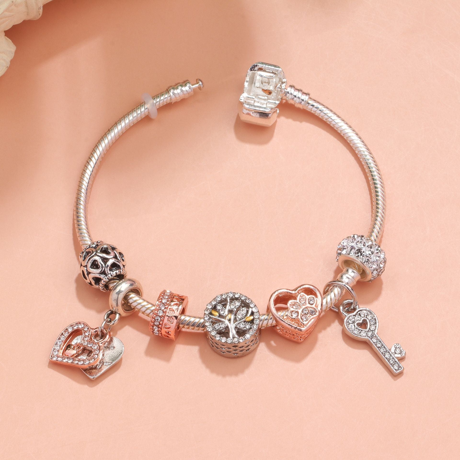 Crystal-studded Hollow Heart Key Tree of Life Bracelet(silver,18cm)
