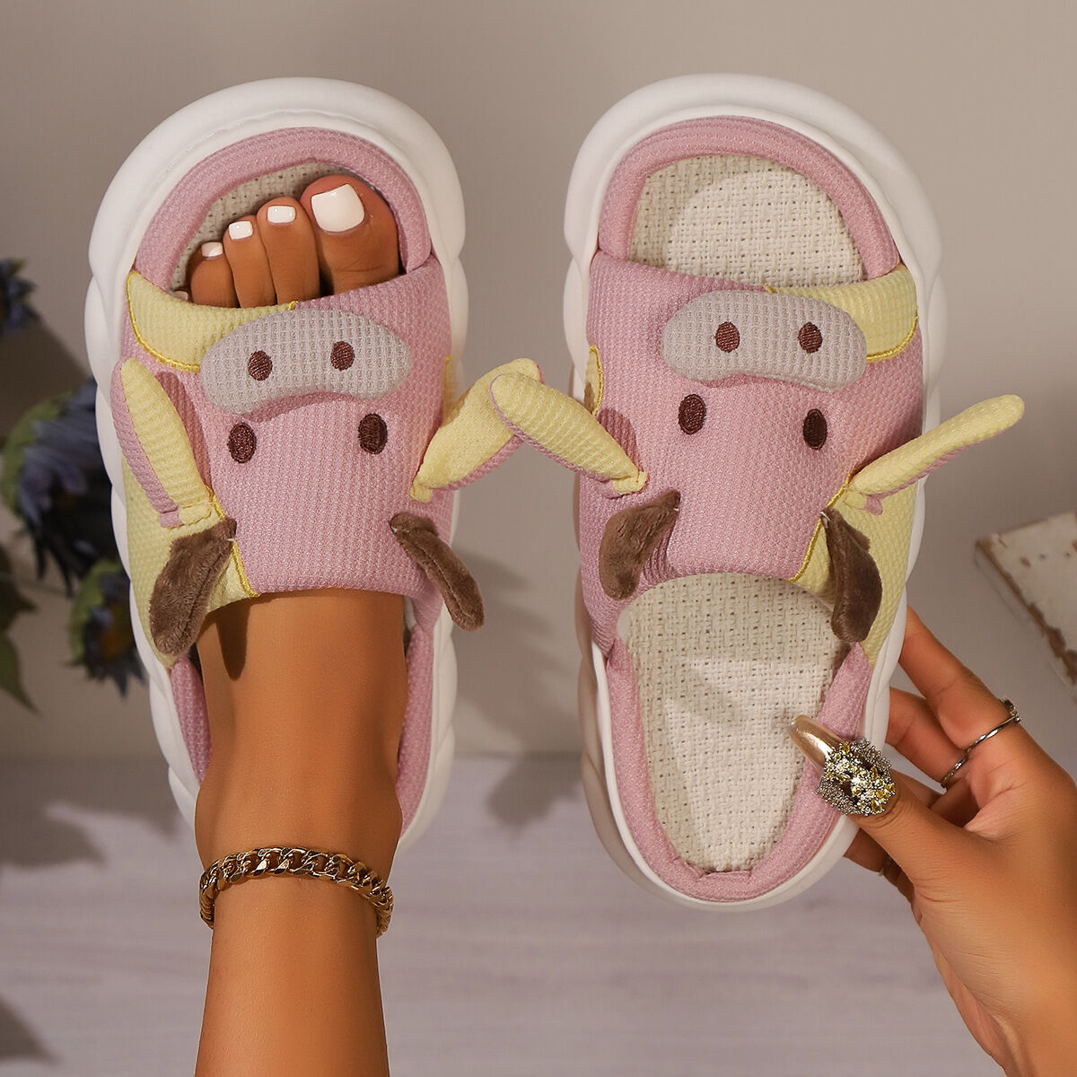 Unisex Cow Cartoon Linen Slippers: EVA Thick Sole Non-Slip Beach Sandals for Couples & Parent-Child, 7 Styles(pink-43-44)