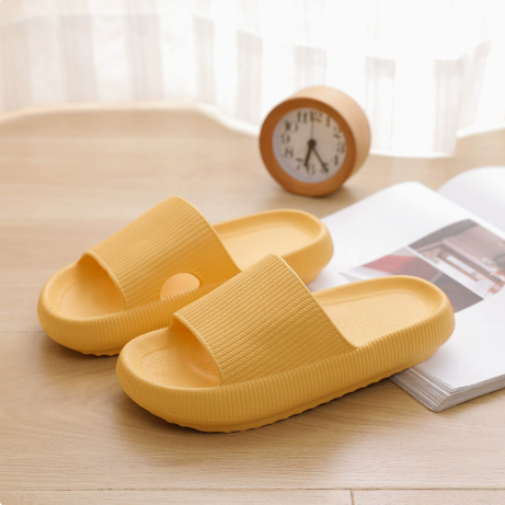 Cloud Slippers for Women and Men, Pillow House Slippers Shower Shoes Indoor Slides Bathroom Sandals, Ultimate Comfort, Lightweight, Thick Sole, Non-Slip, Easy to Clean yellow（40-41）
