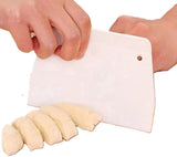 Dough scraper I Cake scraper I Dough cutter I Dough scraper I 13 x 9 CM I White