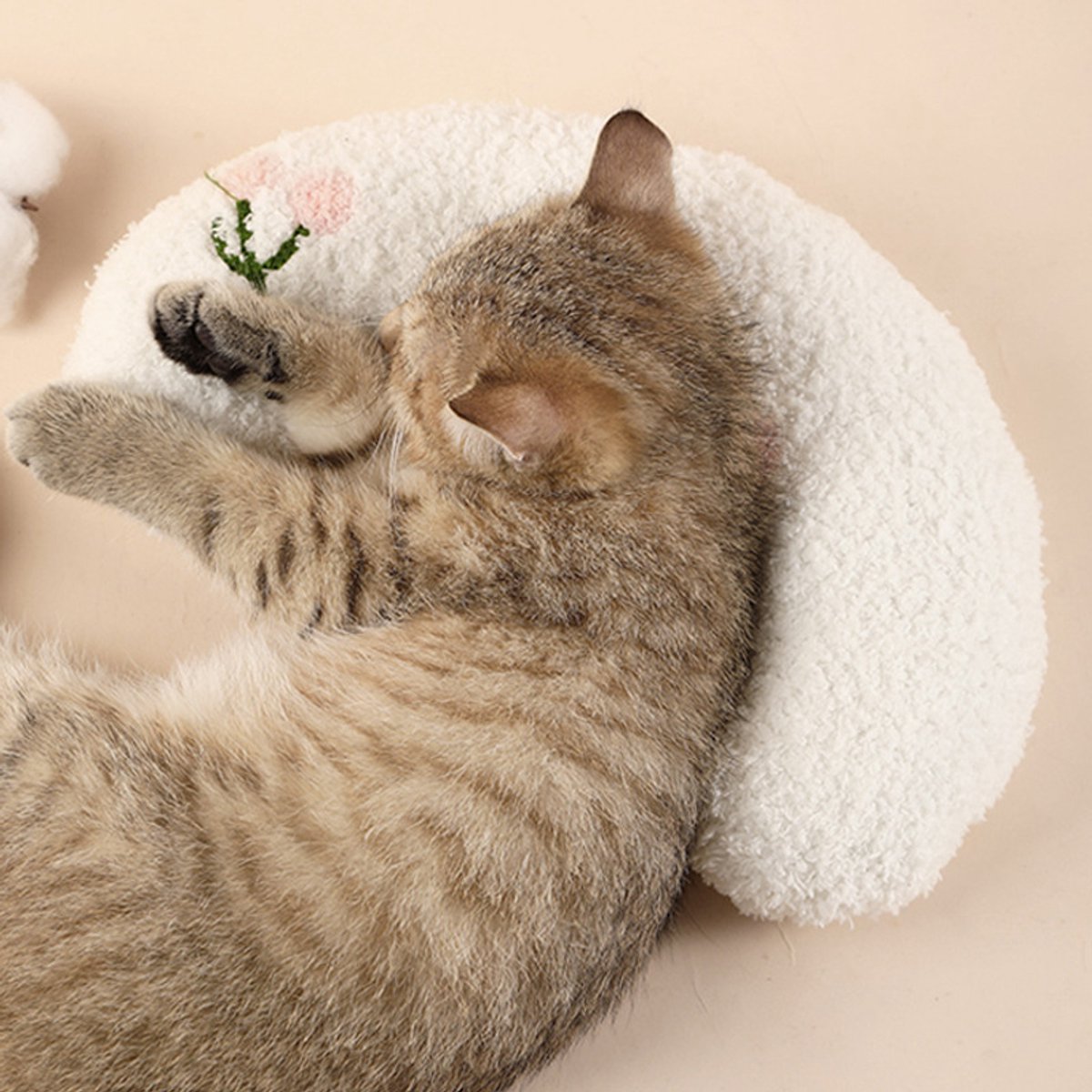 Pet Cushion - Soft Plush Pet Cushion - Cute Patterned Pet Mat - Comfortable Neck Support - Suitable for Cats and Dogs - White