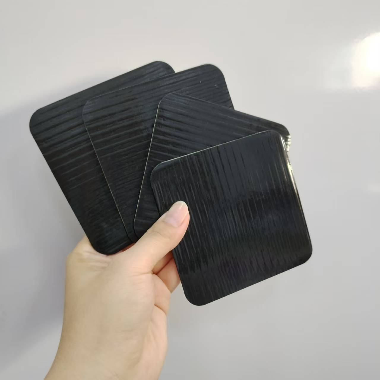 Rug Stoppers Square - Set of 8 - 10 x 10 cm - Anti-Slip Pads for Carpet - Washable & Reusable - Black