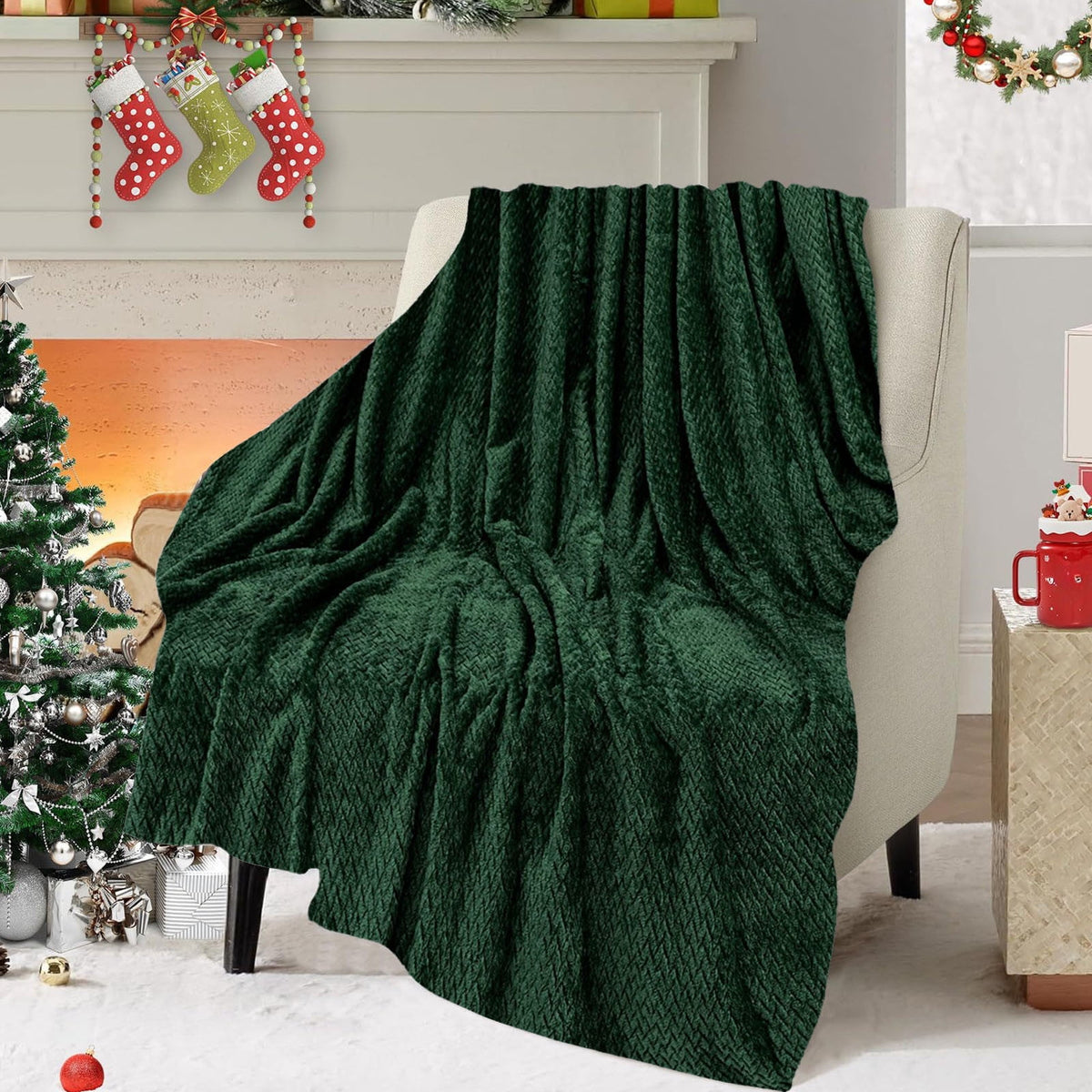 Christmas Solid Color Blanket, 59x39" Soft Warm Throw Blanket, Light-weight Plush Throw Blanket for Bed Sofa Camping Airplane Holiday Green