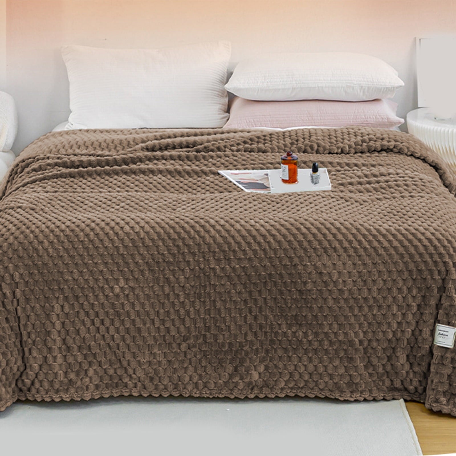 Kdkad Cooling Blanket, Summer Ice Soft Double Sensation Ice Cool Summer Cool Blanket, Cooling Blankets Absorbs Body Heat to Keep Cool on Warm Night, Ultra-Cool Lightweight Blanket 39.4×47.2 in Gray