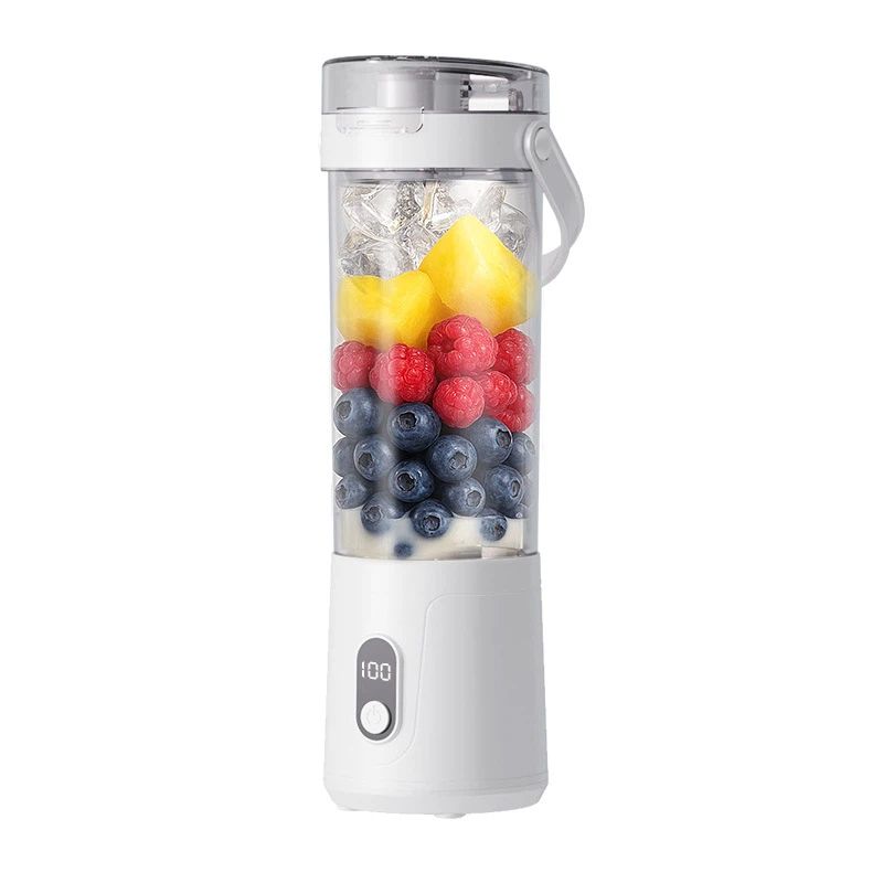 Portable Personal Electric USB Juicer，500ML Mini Blender Portable Blender For Shakes and Smoothies juice，12 Blades Great for Mixing，Compact、Convenient and Versatile (white)
