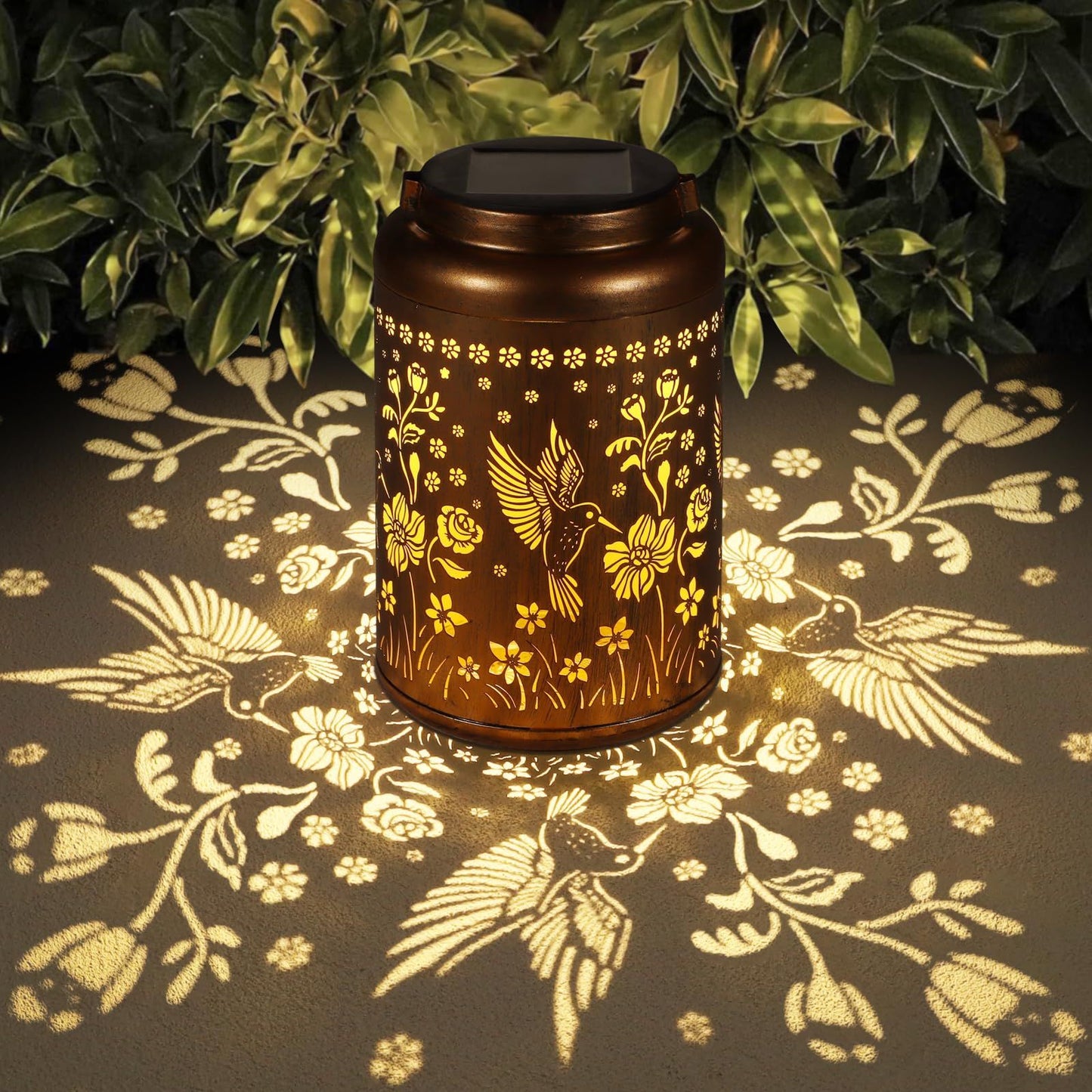 Solar Lanterns Outdoor Waterproof Hummingbird Garden Decor Gifts for Women Mom Grandma Hanging Solar Lights Metal Solar Decoration Outside for Yard, Patio Diameter 12cm, height 18cm