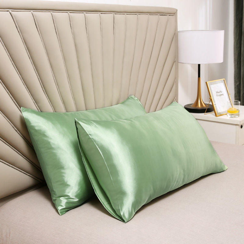 A pair of solid-color silk-like pillowcase pillowcase and envelope pillow (green)