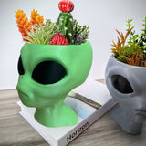 Alien Planter - Alien Bust Plant Pot - Scifi Indoor Planters - Space Indoor Home Decor - Cool Planters - Office Plant（green）