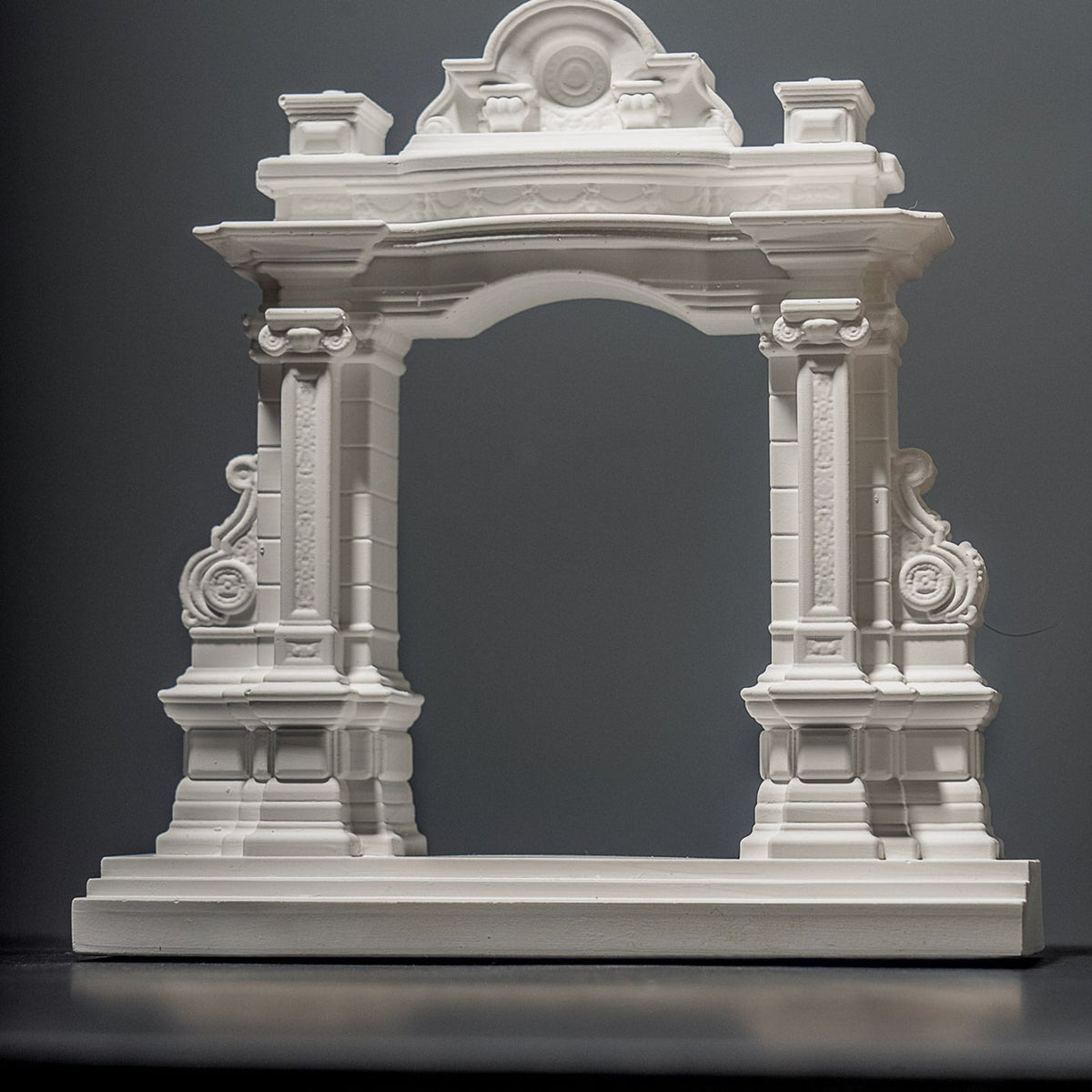 Miniature Roman Arch Model - Handcrafted Plaster Architectural Decor for Bookshelf, Desk & Home Display