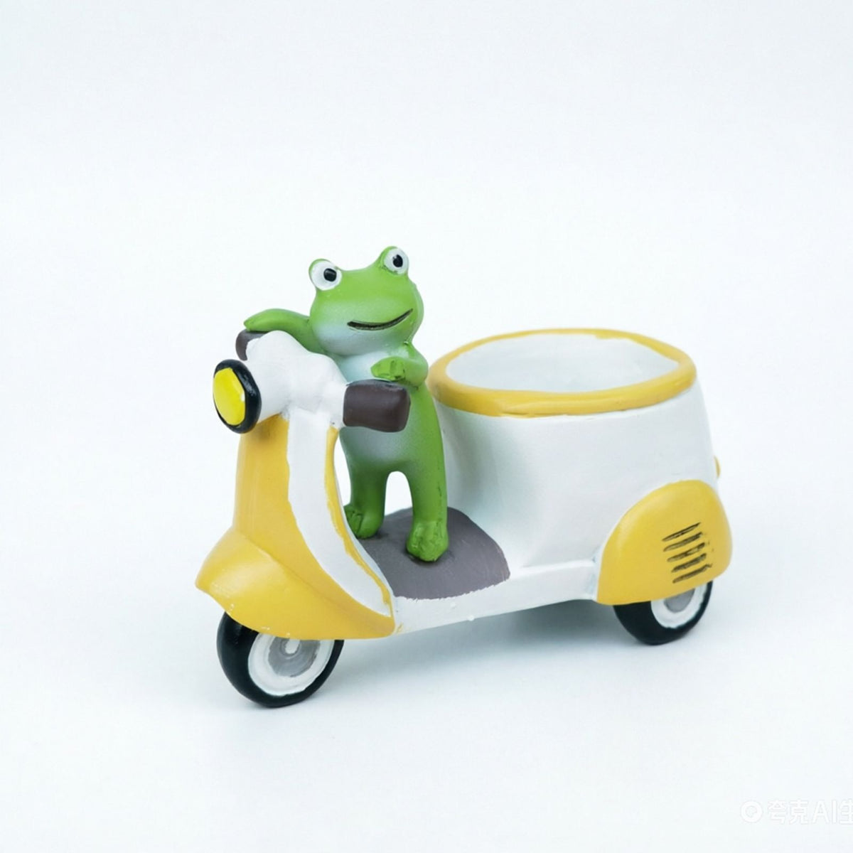 Cute Frog on Motorcycle Resin Planter - Mini Scooter Flower Pot for Succulents, Cacti, or Small Plants - Adorable Garden, Desktop, or Home Decor (Green Frog )