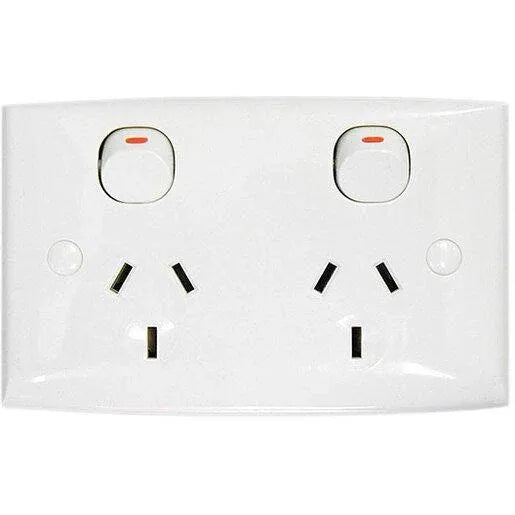Clipsal Power Point 10A Double Standard Series Horizontal White 25-WE