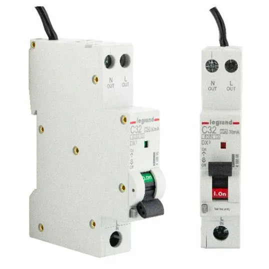 Legrand Residual Current Breaker with Overcurrent Protection (RCBO) 32Amp 6kA 30mA C Curve 1 + N Pole 1 Module | 418896