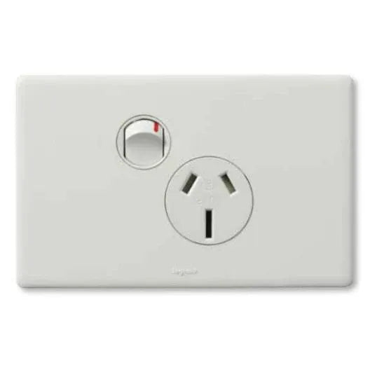 Legrand Single Power Point Flush Mount Standard 15A 240V 1 Pole Horizontal White | ED787/15WE