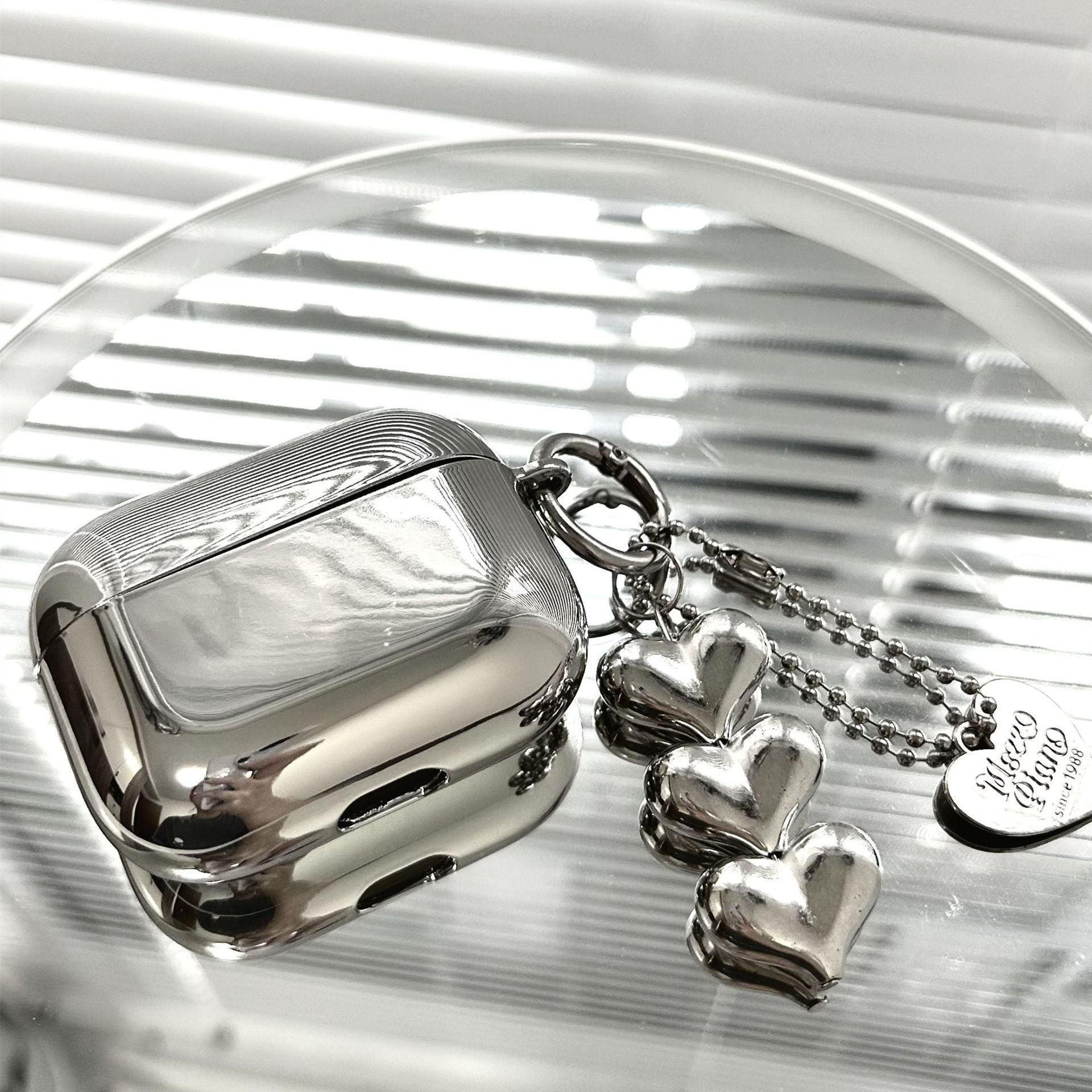 Electroplated solid color shell + 3 heart pendants AirPods Pro 2