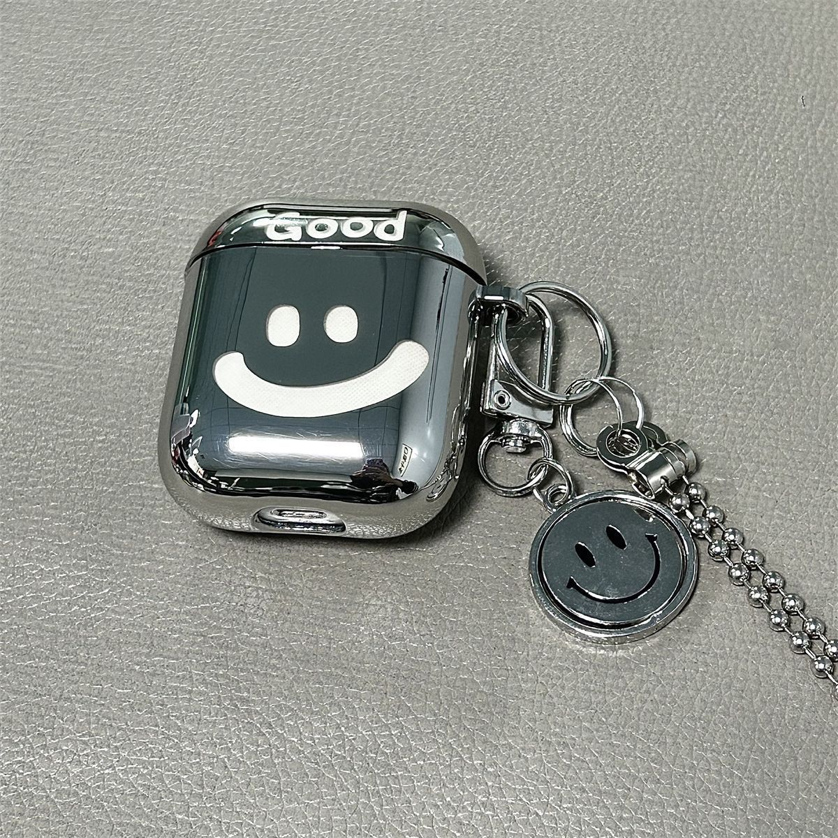 Laser Engraved Smiley + Matching Keychain Apple AirPods pro