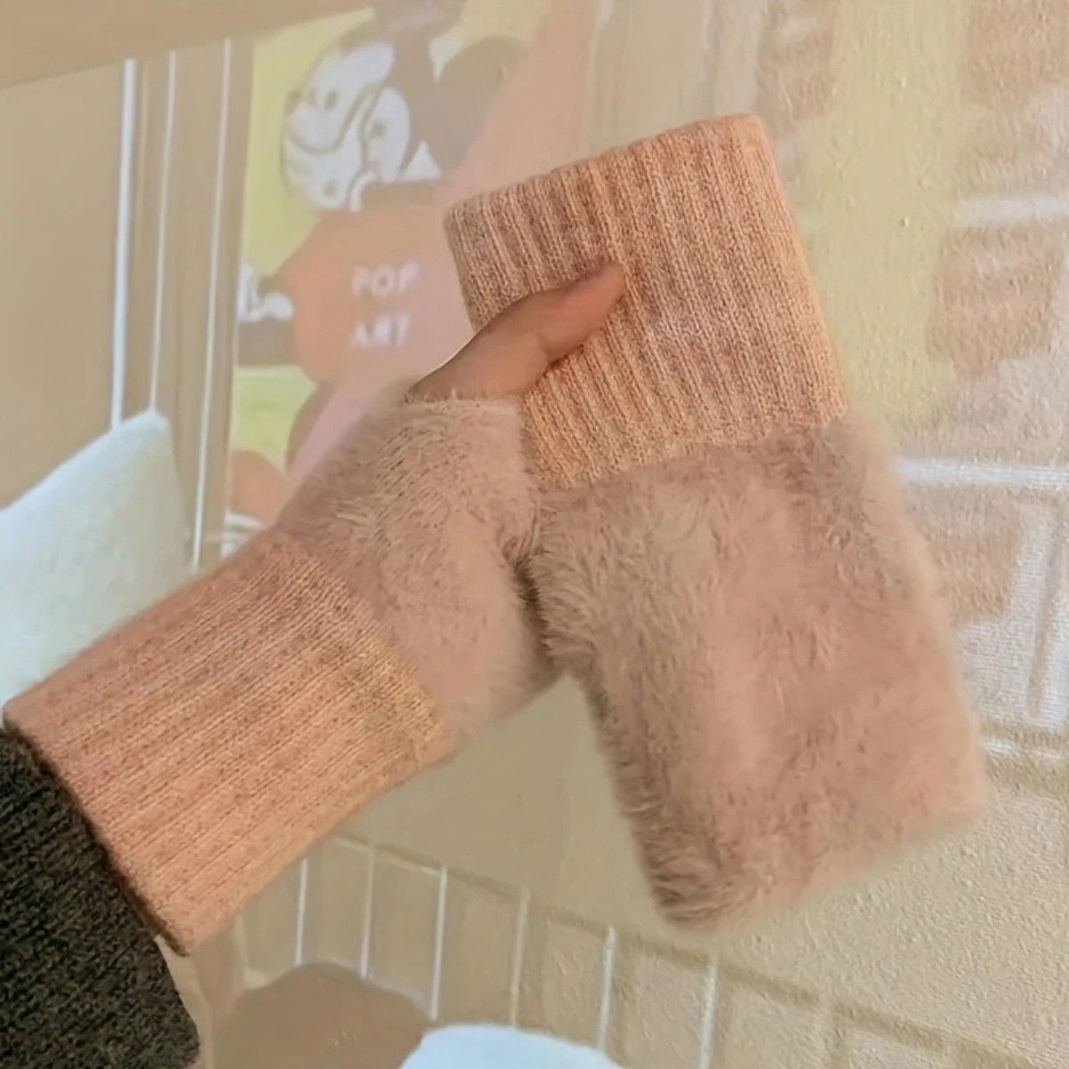 Women's Comfortable Fingerless Gloves - Soft, Warm, and Fashionable Pure White Winter Gloves, Suitable for Cold Weather or Casual Wear, Hand Washable, Ladies' Gloves.pink