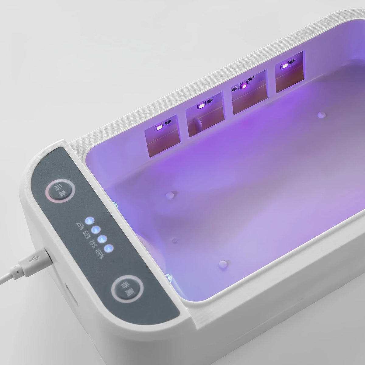 Portable Nail Disinfection Box, USB powered. Built‑in UV fast sterilization, suitable for nail and tattoo tools, PVC/plastic material, the ideal hygiene assistant for salons and studios.