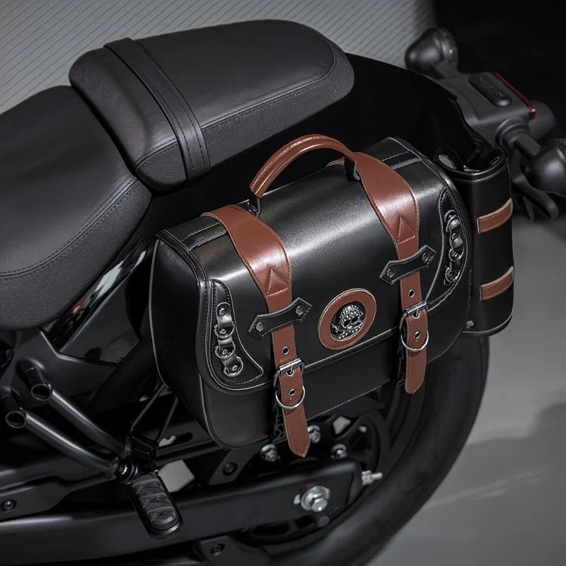 Motorcycle retro rear seat bag + detachable side bags, PU leather waterproof and wear-resistant, black and brown color scheme with skull emblem, practical storage and motorcycle decoration.