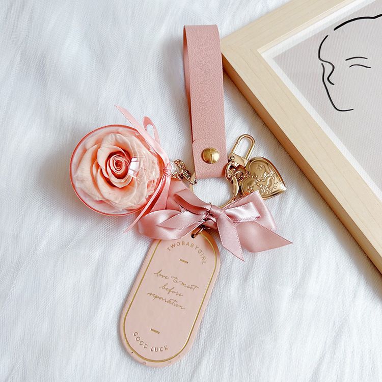 Valentine's Day Preserved Flower Leather Keychain: Romantic and Cute to Carry Around, Perfect for Gifting or Personal Use（pink)