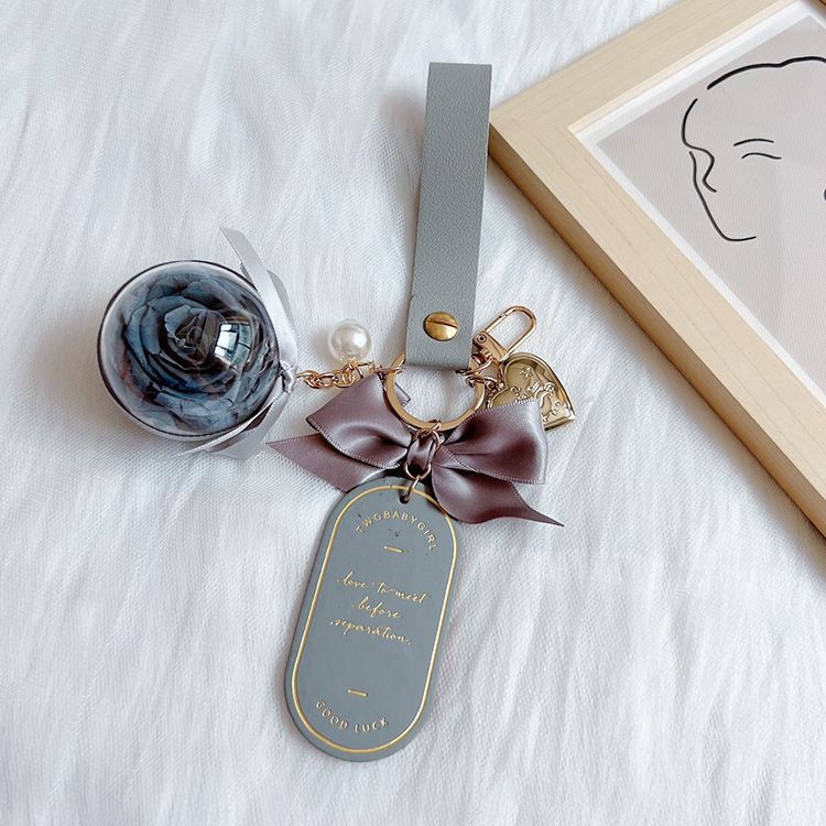 Valentine's Day Preserved Flower Leather Keychain: Romantic and Cute to Carry Around, Perfect for Gifting or Personal Use(GREY)