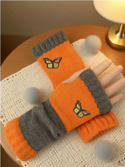 Fashion Color-Block Butterfly Embroidered Knit Gloves, Warm Fit 8.5×22cm, Practical Sweet Stylish Essential for Autumn/Winter Outfits(RED)