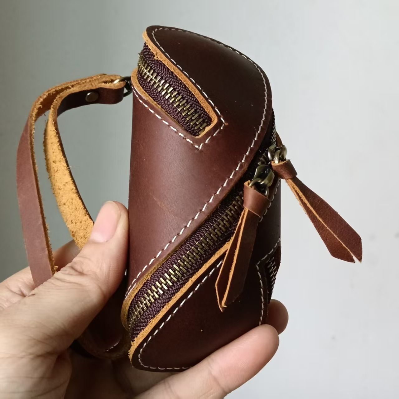 Top-Grain Crazy Horse Leather Handmade Key Pouch, Natural Texture × Vintage Feel, More Stories with Age/reddish brown