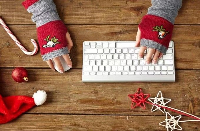 Color-Block Bird Embroidered Fingerless Knit Gloves – Warm, Flexible, Perfect for Daily Autumn/Winter Use, 8.5×22cm Stylish Practical Commute Hand-Warming Essential(black)