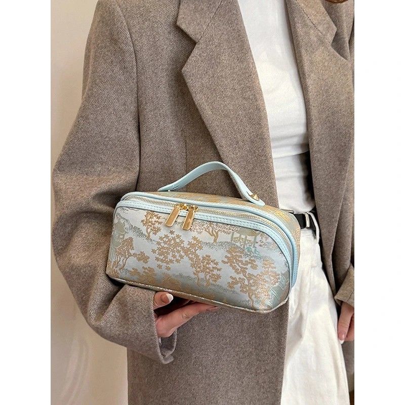 New Vintage-Style Makeup Bag, Portable Large-Capacity Hand-Wash Toiletry Bag, Cosmetic Organizer, Suitable for Travel and Daily Outings.BLUE