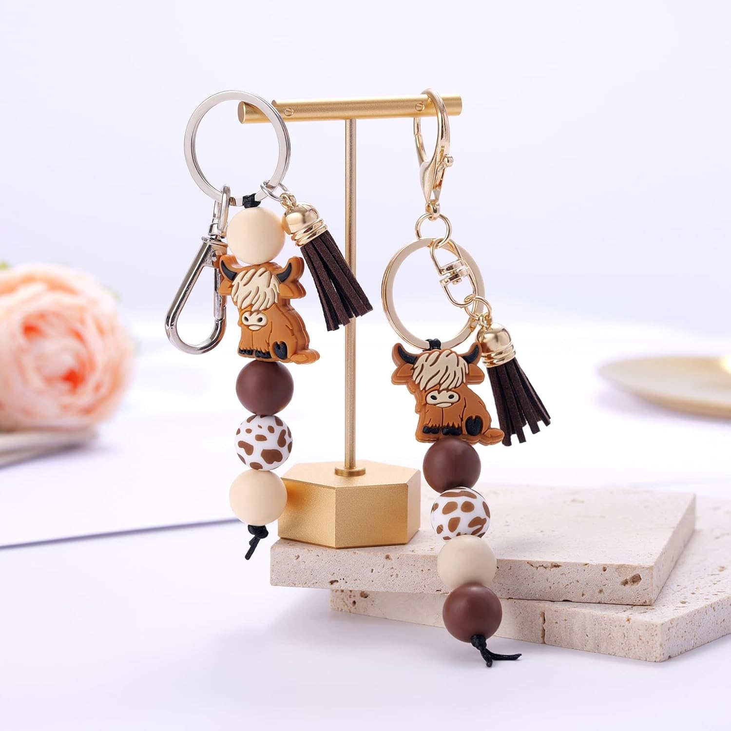 Kvekstio Cute Highland Cow Keychain, 2 Pack Farm Animal Cow Print Silicone Bead Key Ring with Tassel Gift for Women Men, Farmhouse Country Style Purse Bag Accessories for Cows Lovers Party Favors