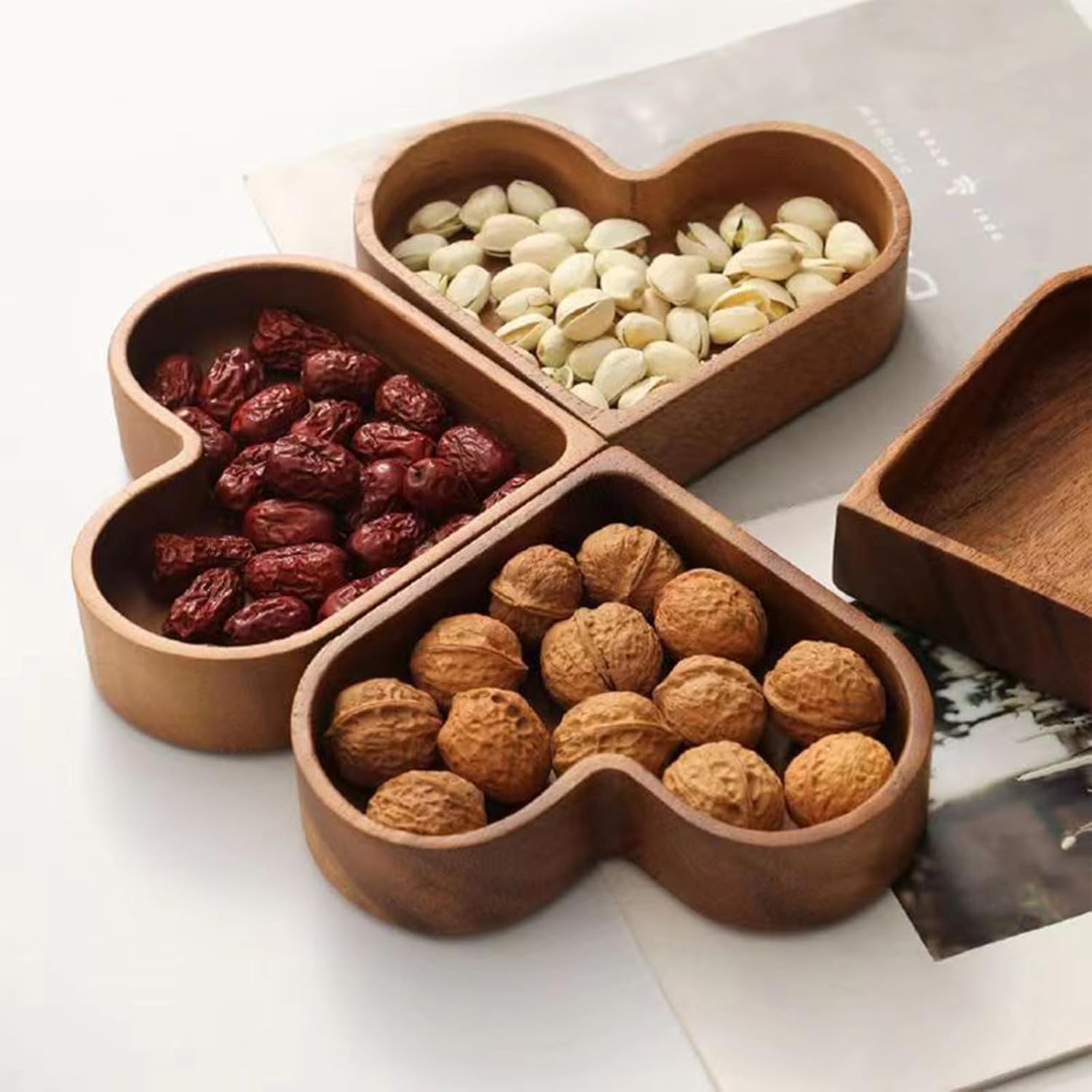 4-Piece Heart-Shaped Wooden Bowl Set Snack Fruit Dried Food Nut Candy Storage Decorative Display Bowls