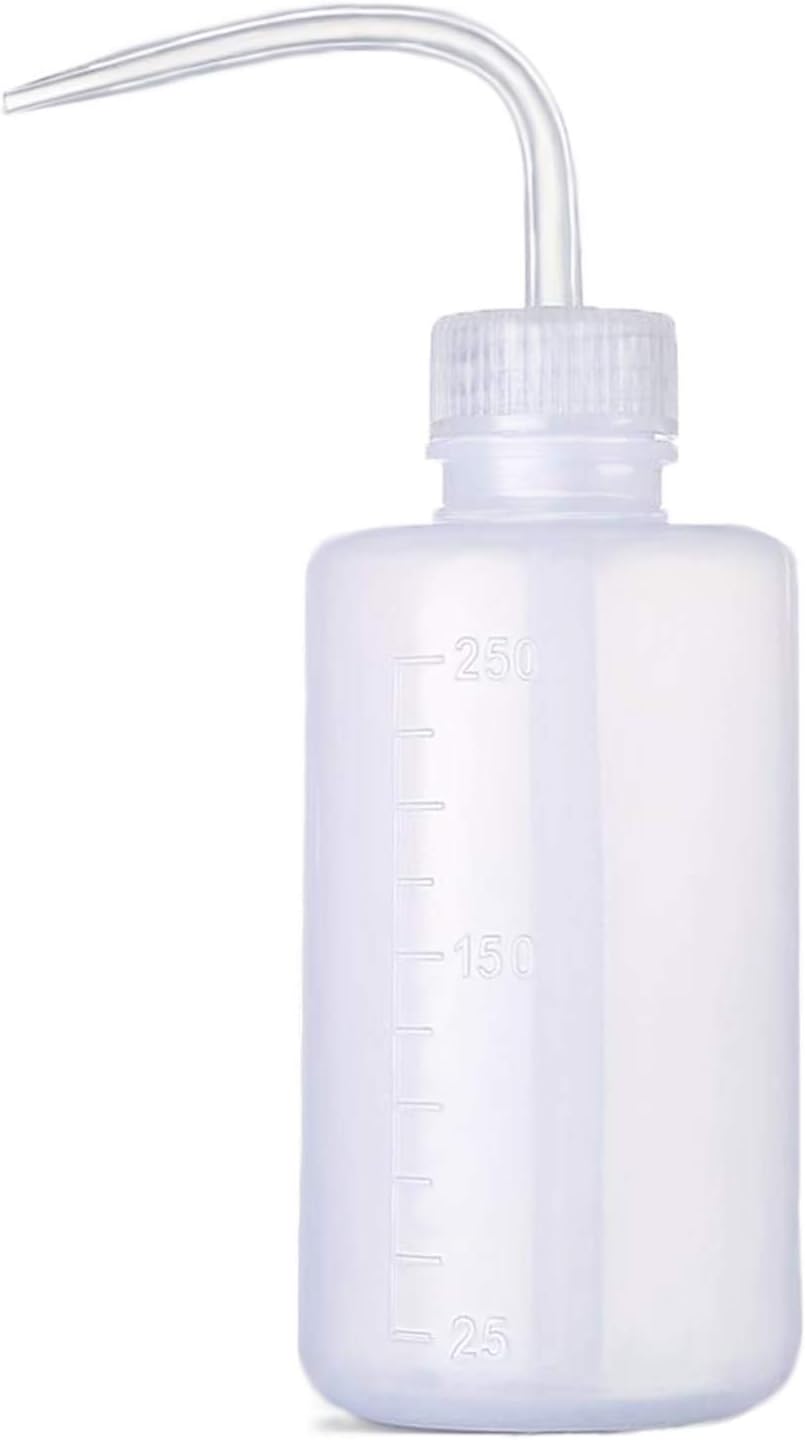 Squeeze Bottle Plant Watering Bottle 250ml 8oz Small Wash Bottle Squeeze Plastic Small Watering Can for Indoor Plants Succulent Watering Can (1pc)