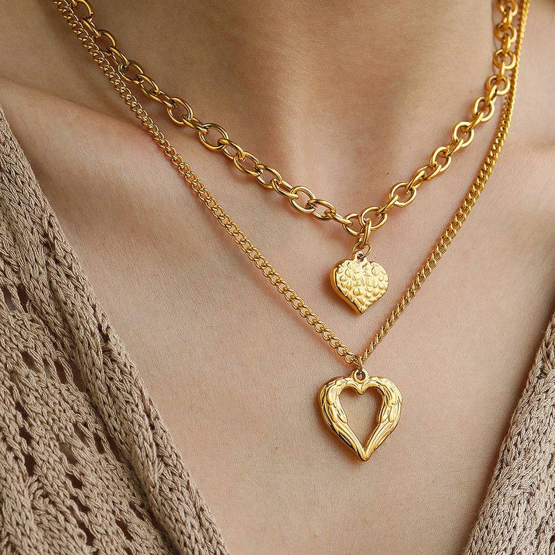 Women's Layered Necklace with Gold-Plated Heart Pendant – Vintage-Style Women's Necklace
