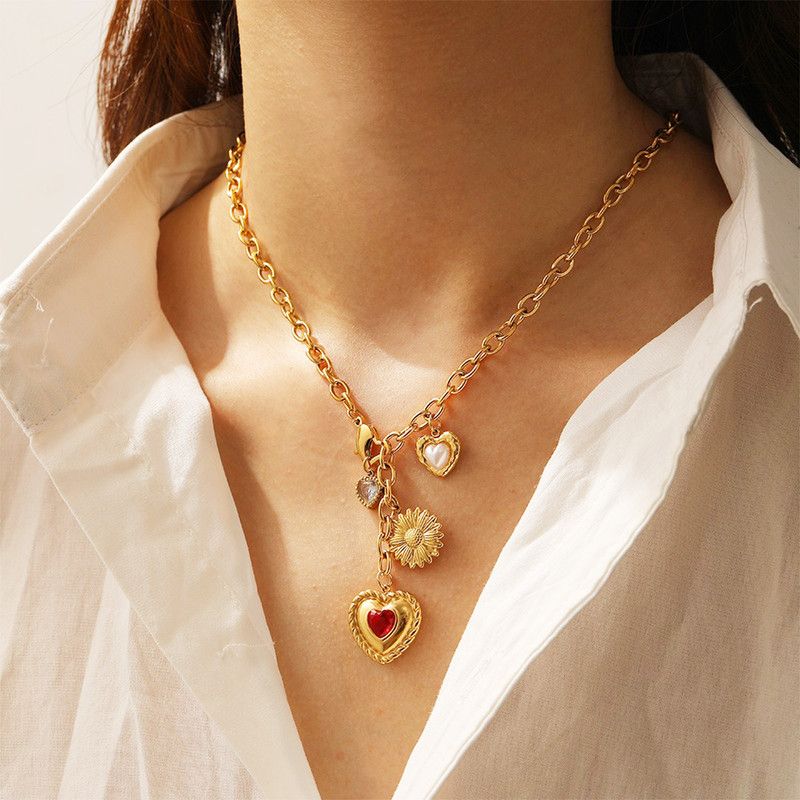 Vintage Heart-Shaped Sunflower Necklace: 18K Gold-Plated Cuban Chain, Women's Diamond-Studded Collar Necklace