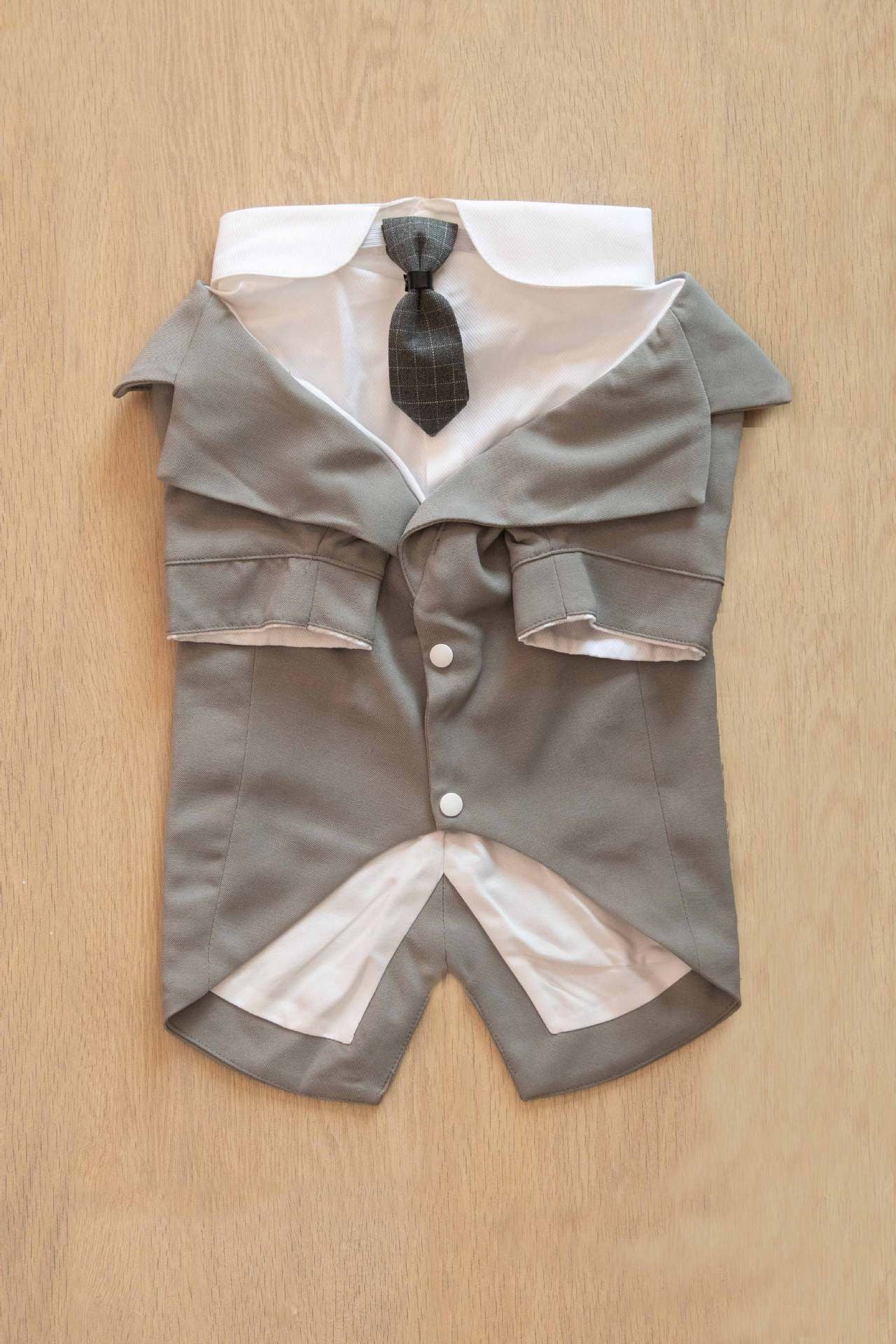 Pet Suit Dog Tuxedo Wedding little tail Polyester Light gray Size: L; Neck (cm): 32-38; Bust (cm): 44-50; Back length (cm): 31-35; Recommended pet weight (kg): 7.0 - 10.0