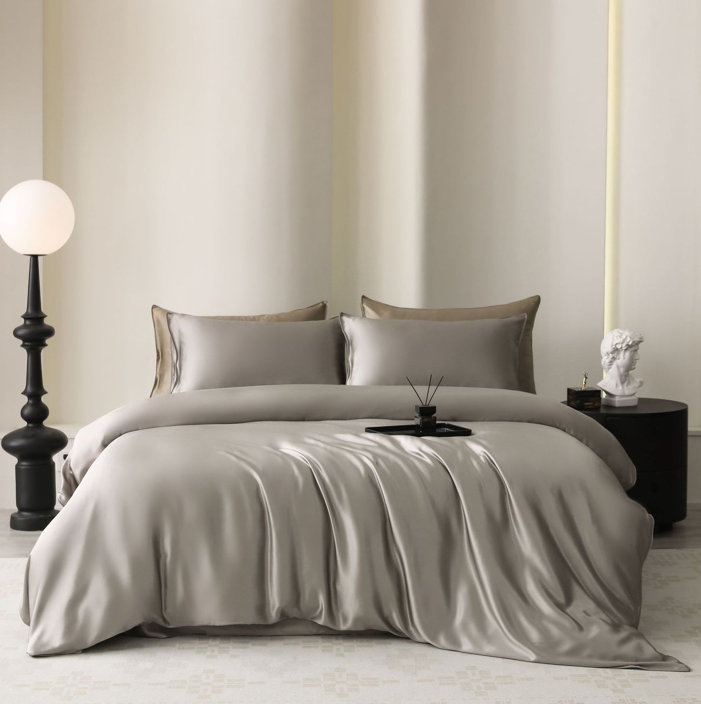 Oval Silk Workshop 22 Momme Silk Four Piece Set 1.5 m bed (2x 2.3 m quilt cover 2.3x 2.5 m bed sheet)