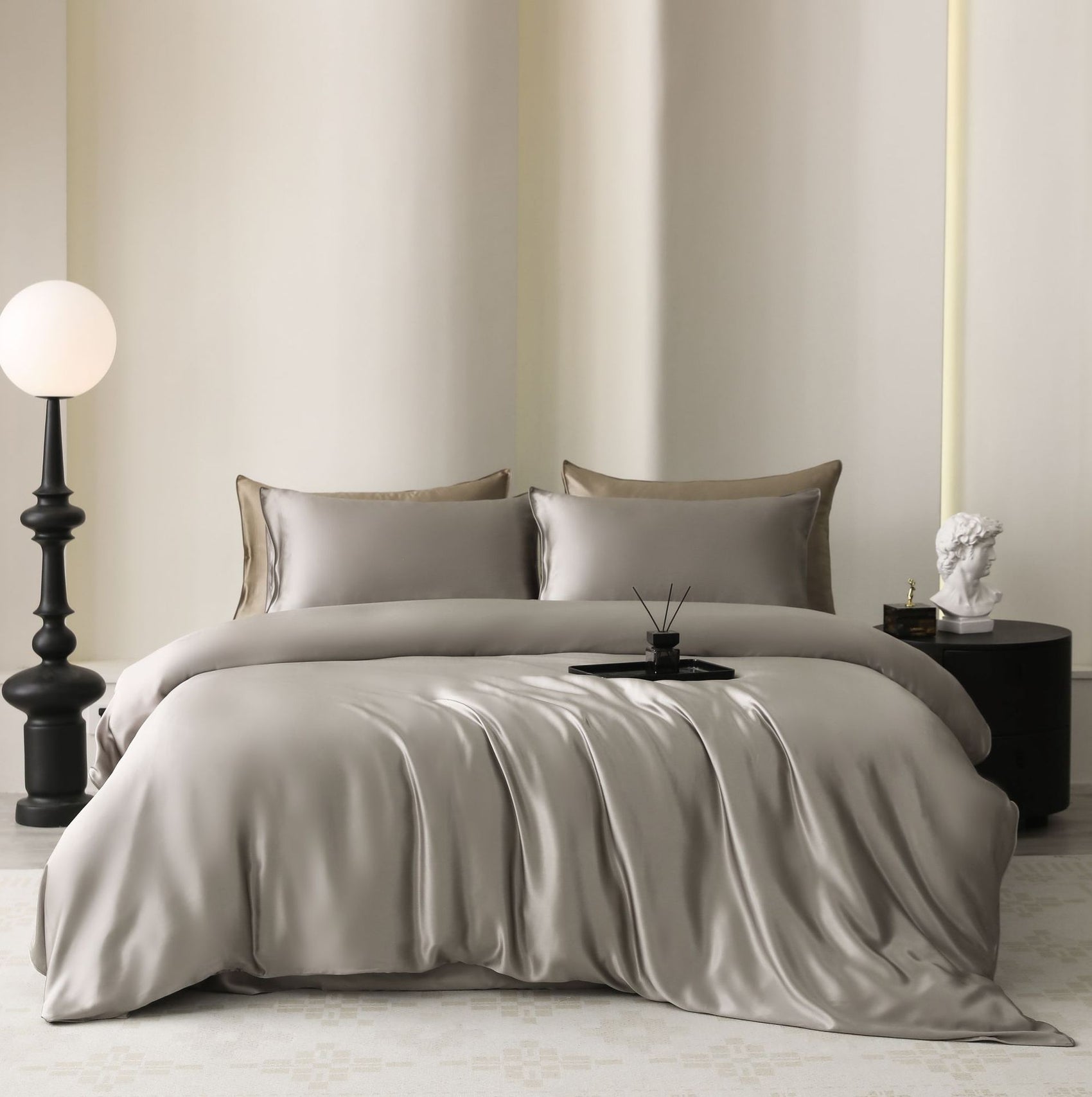Oval Silk Workshop 22 Momme Silk Four Piece Set 1.8 m bed (2x 2.3 m quilt cover 2.3x 2.5 m bed sheet)