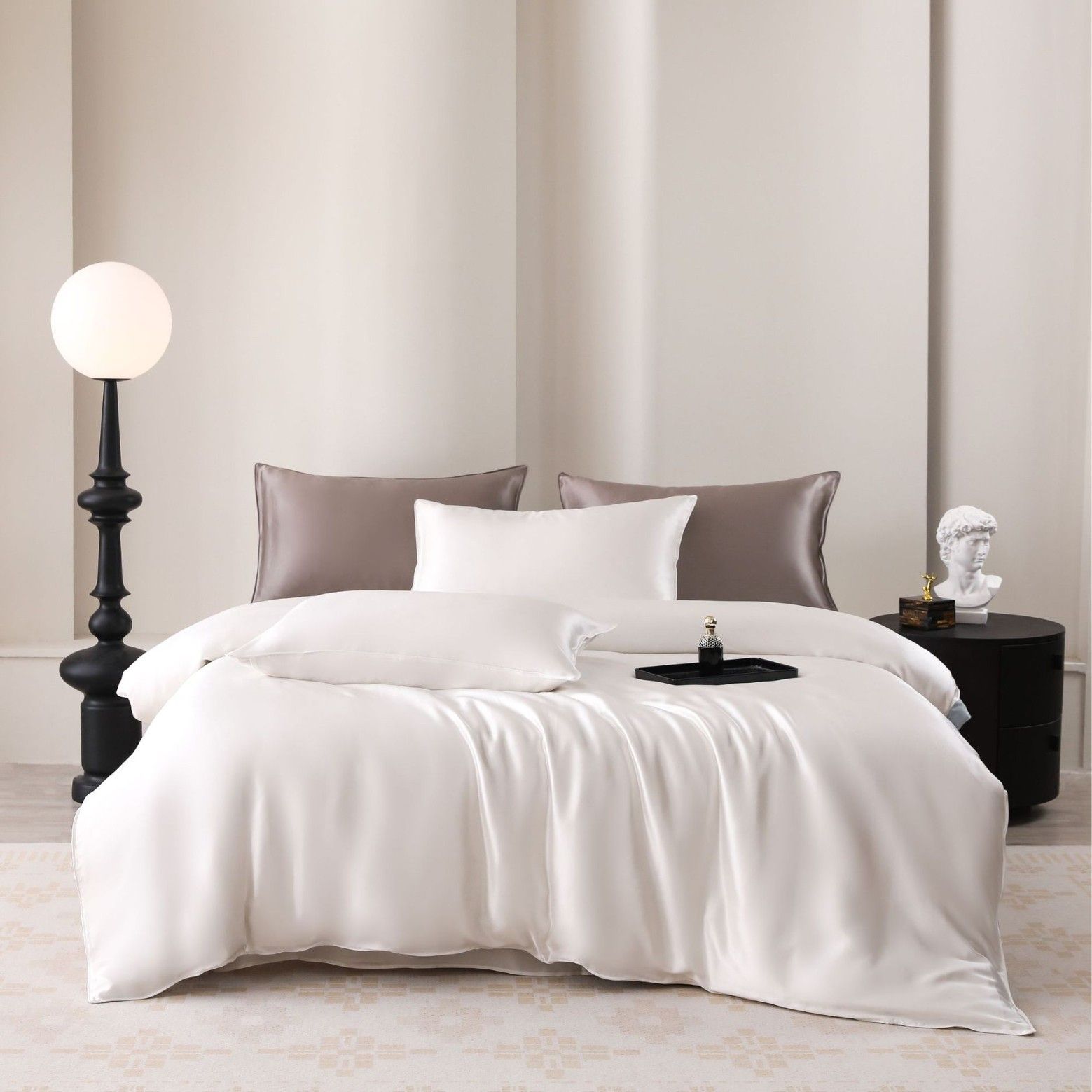 Oval Silk Workshop 22 Momme Silk Four Piece Set 1.5 m bed (2x 2.3 m quilt cover 2.3x 2.5 m bed sheet)