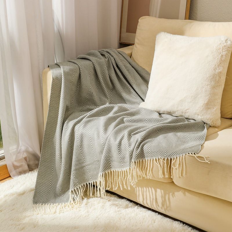 Acrylic Sofa Blanket Dong Xuan 127x172cm Grey 130*220cm (including tassel) 780 grams