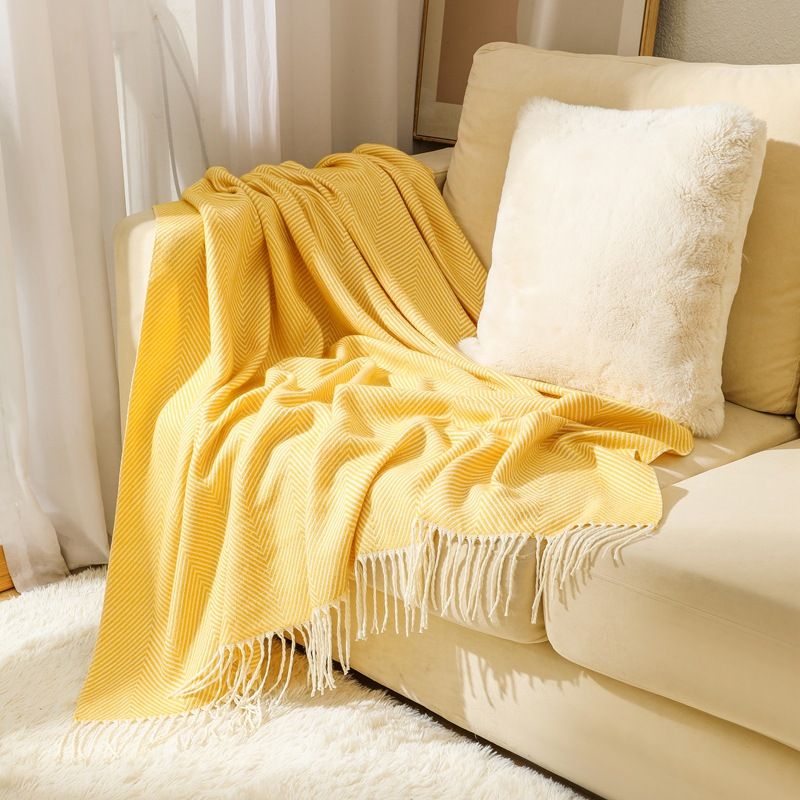 Acrylic Sofa Blanket Dong Xuan 127x172cm Turmeric 130*220cm (including tassel) 780 grams