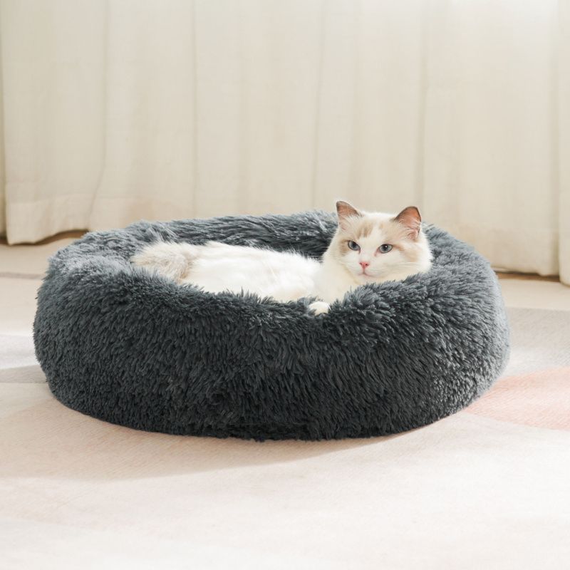 Plush Pet Nest Soft Donut Cat Bed – Cozy Round Couch for Cats and Small Dogs, Comfortable Sleeping Spot for Warmth and Deep Sleep, Suitable for Indoor Home Use (L, Grey)