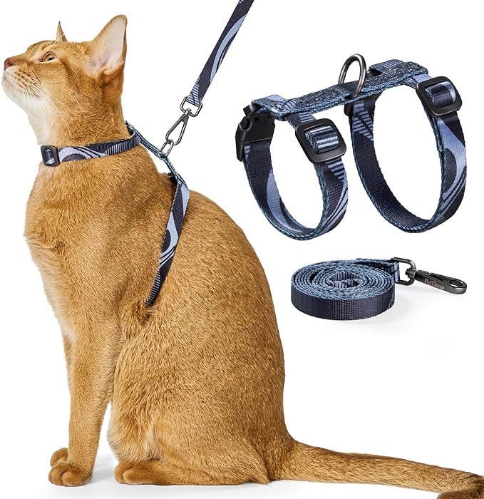 Adjustable Anti-Escape Cat Harness and Leash Set – Soft, Breathable, and Lightweight for Safe Outdoor Adventures with Your Feline Friend (Black)