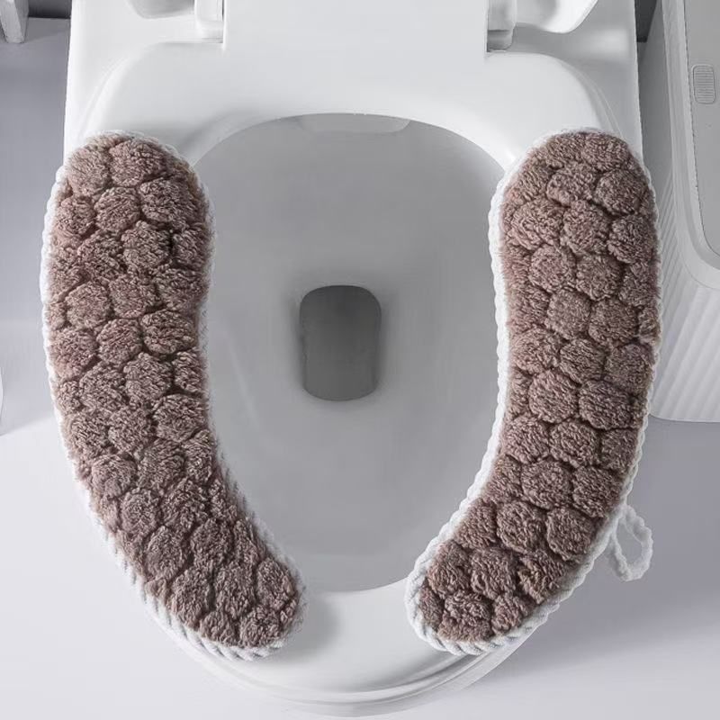 Soft Plush Toilet Seat Covers, Non-Slip Split Toilet Seat Pads with Elastic Straps and Hanging Loop, Universal Fit for Standard Household Toilets, Washable and Comfortable for Winter Use (Brown)