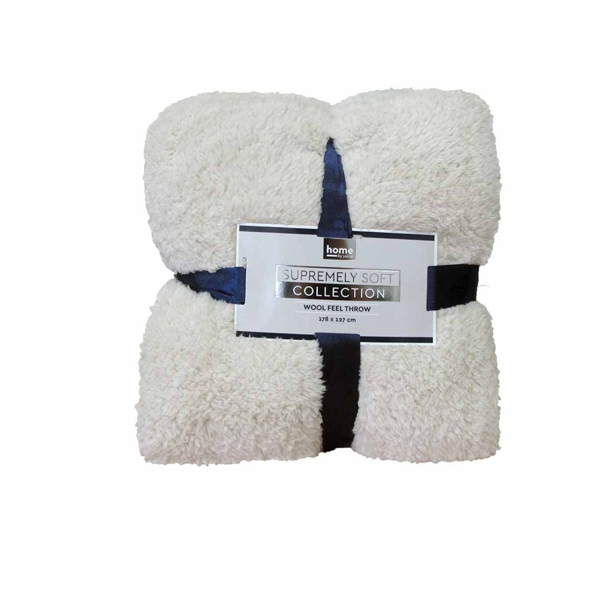 Soft Woollen Feel Throw Rug/Blanket Cream