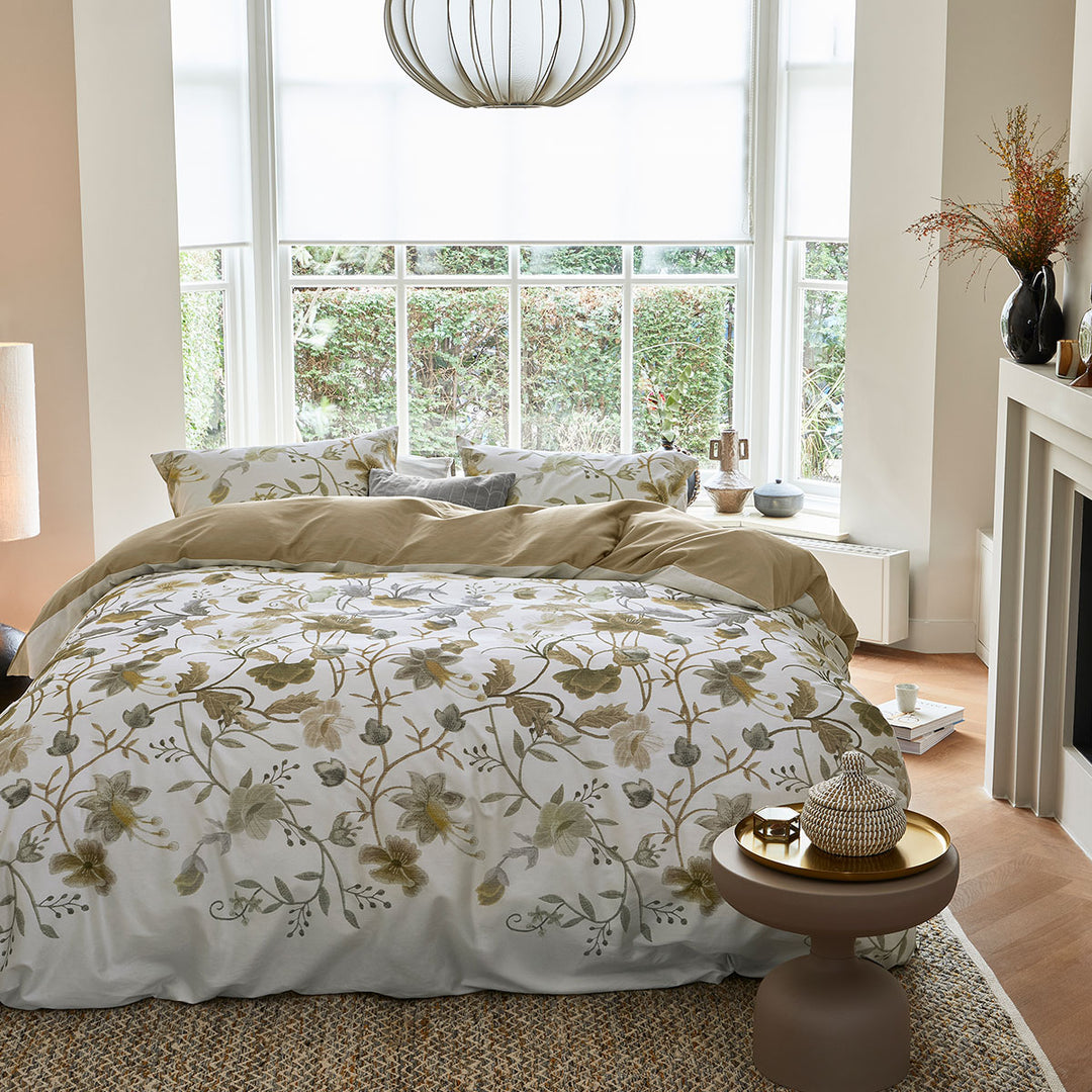 Bedding House Elizabeth White Cotton Sateen Quilt Cover Set Queen